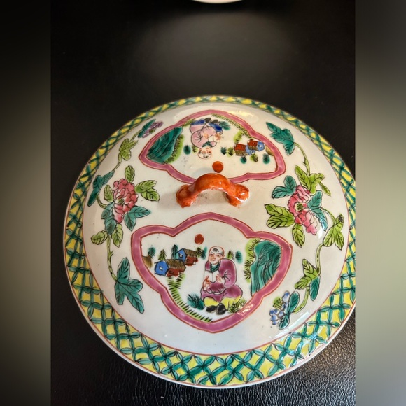 Vintage Chinese Famille Rose Porcelain Bowl With Lid - Picture 7 of 16